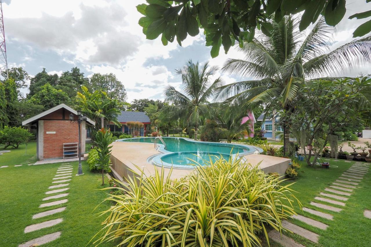 Oyo 75339 Full Frame Resort Kanchanaburi Buitenkant foto