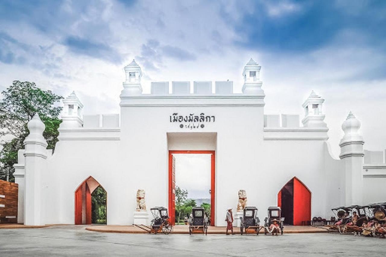 Oyo 75339 Full Frame Resort Kanchanaburi Buitenkant foto