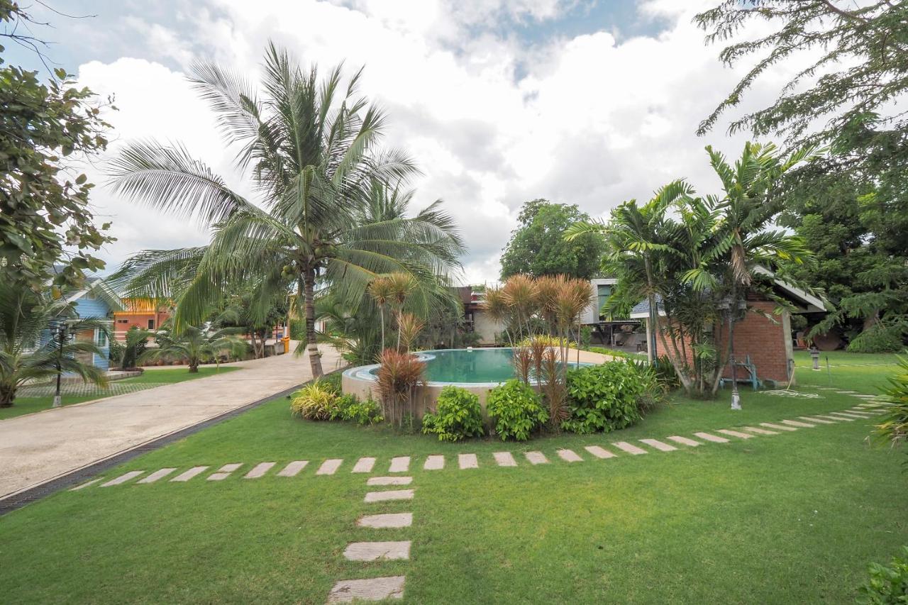 Oyo 75339 Full Frame Resort Kanchanaburi Buitenkant foto