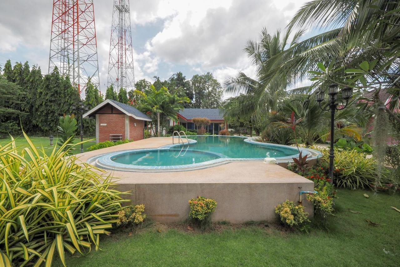 Oyo 75339 Full Frame Resort Kanchanaburi Buitenkant foto